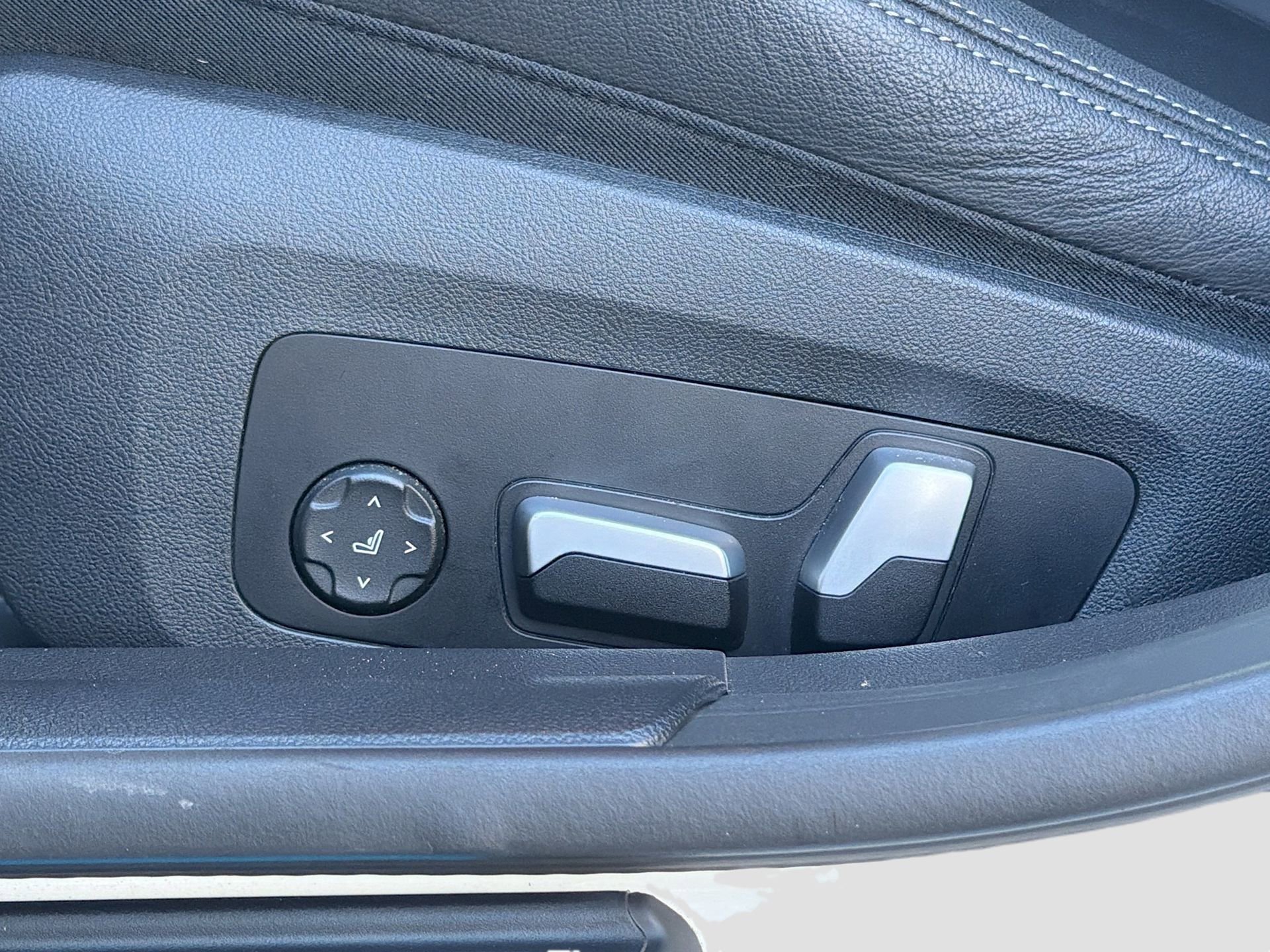 Certified 2023 BMW i4 eDrive35 image 25