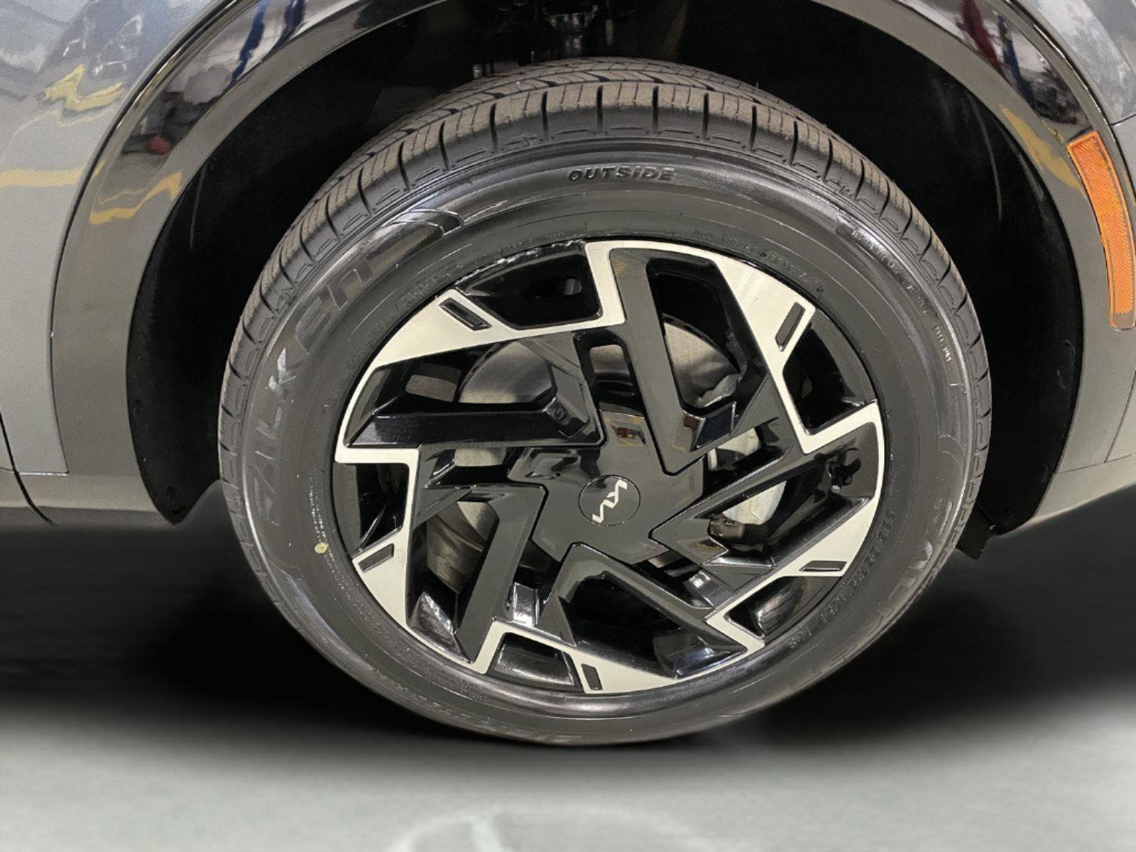 Used 2023 Kia Sportage SX image 9