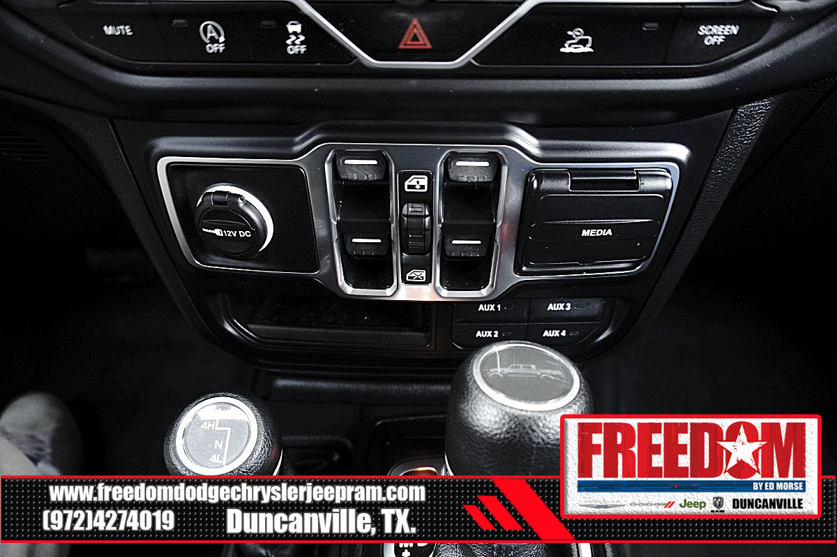 Used 2023 Jeep Gladiator Sport AWD/4WD image 21