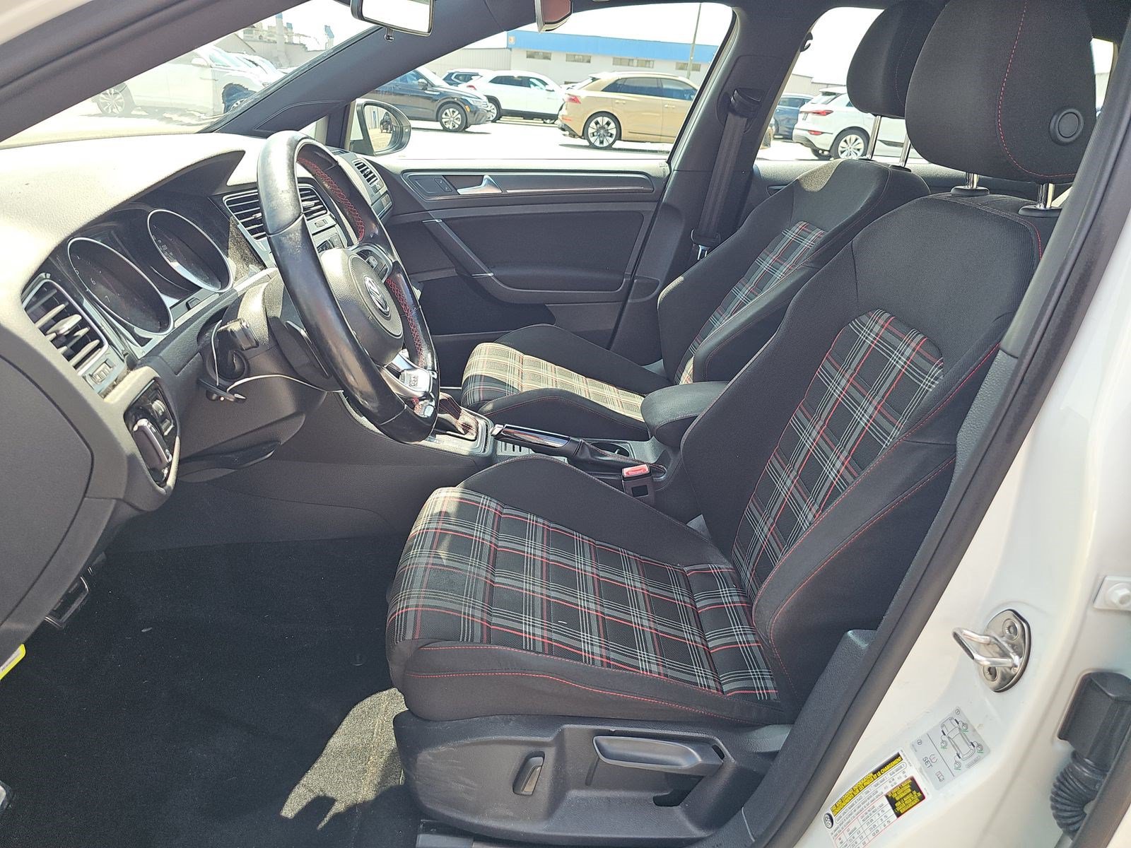 Used 2019 Volkswagen GTI SE FWD image 6