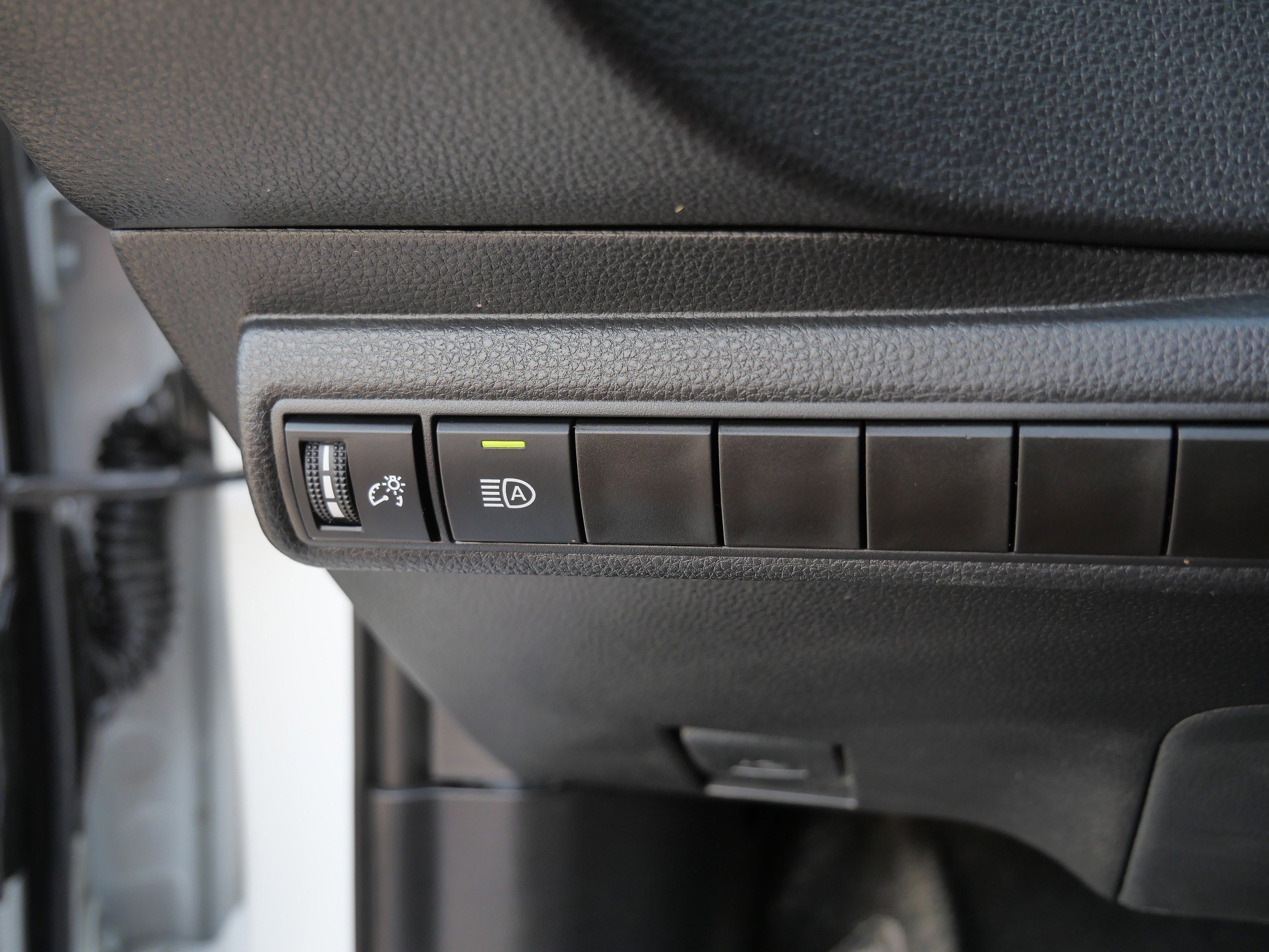 Certified 2025 Toyota Corolla LE FWD image 26