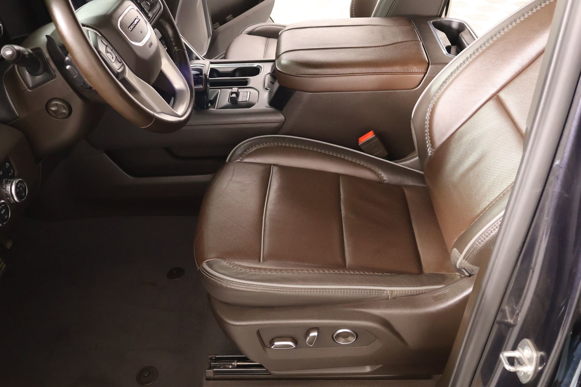 Used 2024 GMC Sierra 1500 Denali w/ Denali Reserve Package image 11