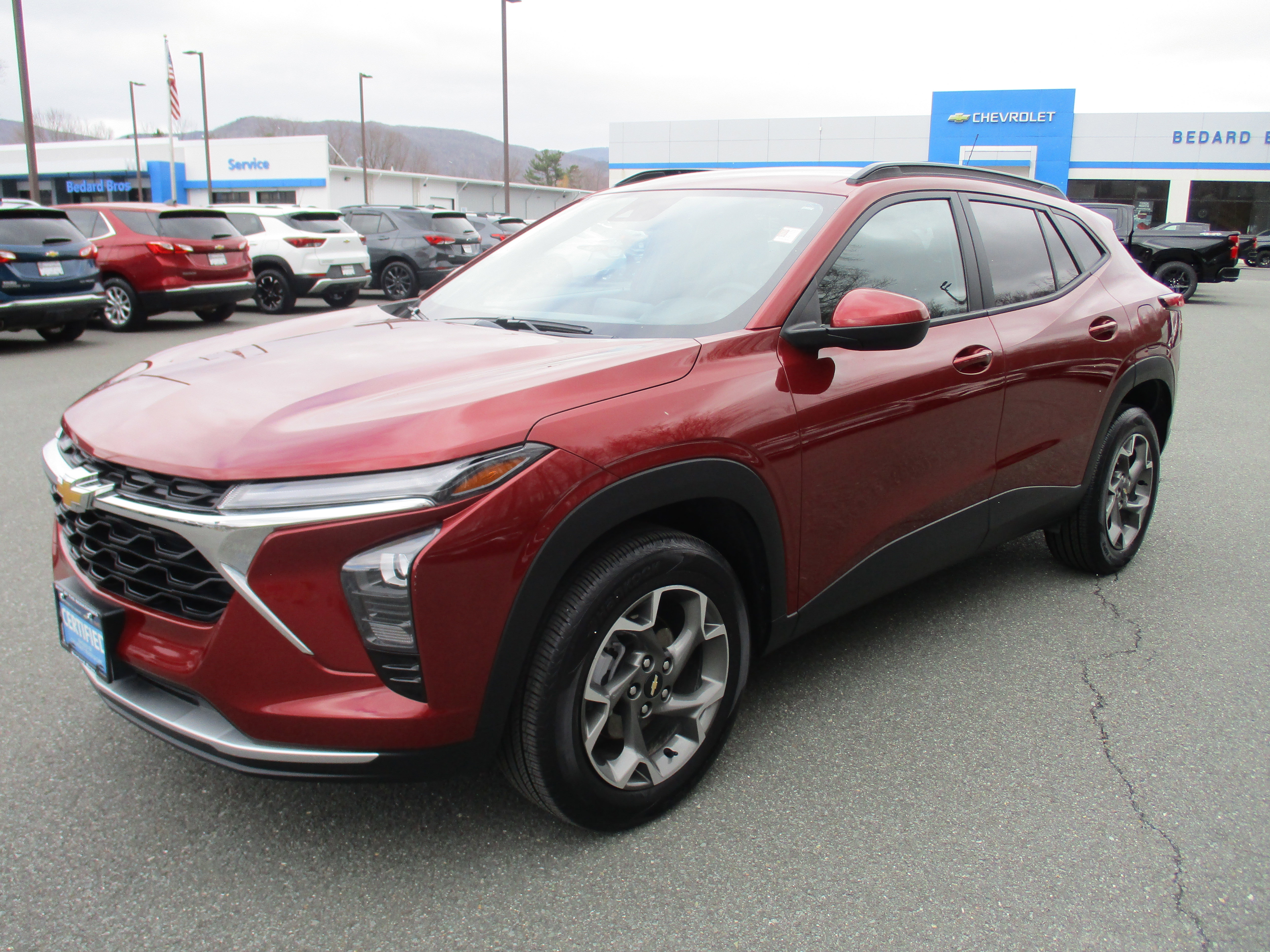 Certified 2024 Chevrolet Trax LT w/ Driver Confidence Package image 1