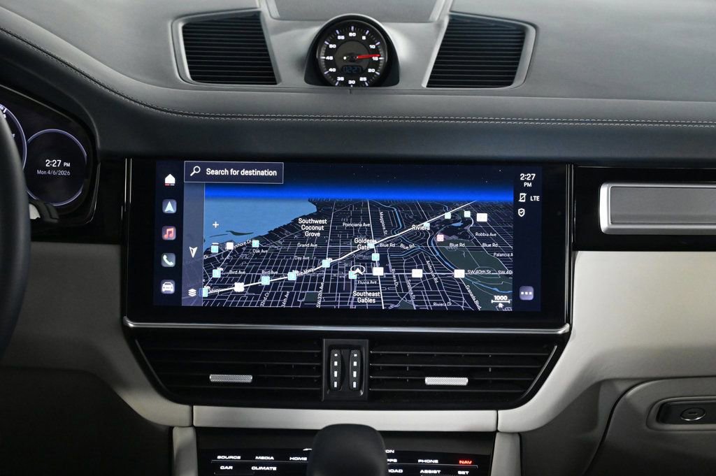 Used 2022 Porsche Cayenne Turbo image 15