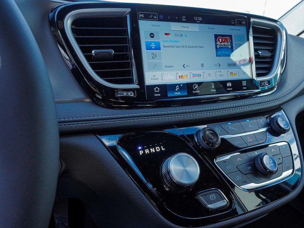 New 2026 Chrysler Pacifica Select FWD image 15