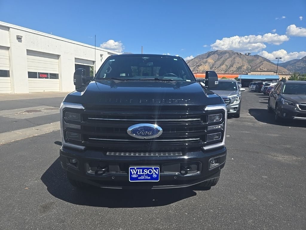 Used 2025 Ford F350 Platinum AWD/4WD image 2