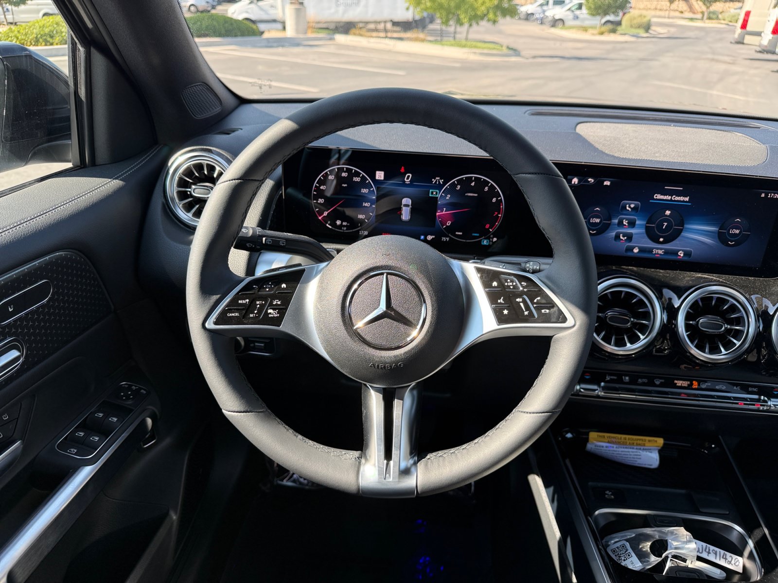 New 2026 Mercedes-Benz GLB 250 4MATIC image 9