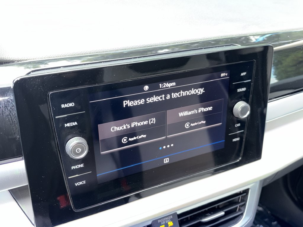Certified 2025 Volkswagen Taos SE FWD image 3