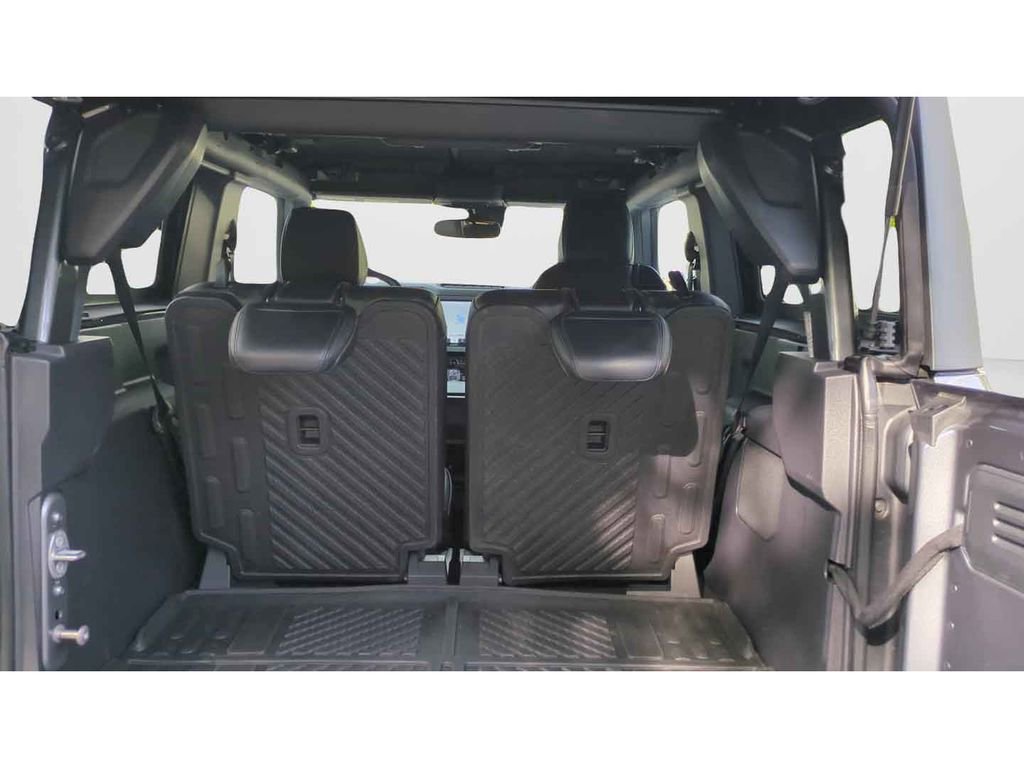 Used 2023 Ford Bronco Badlands image 11