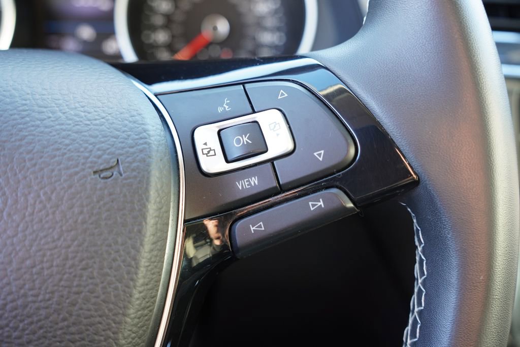 Used 2021 Volkswagen Tiguan SE w/ Panoramic Sunroof Package image 30