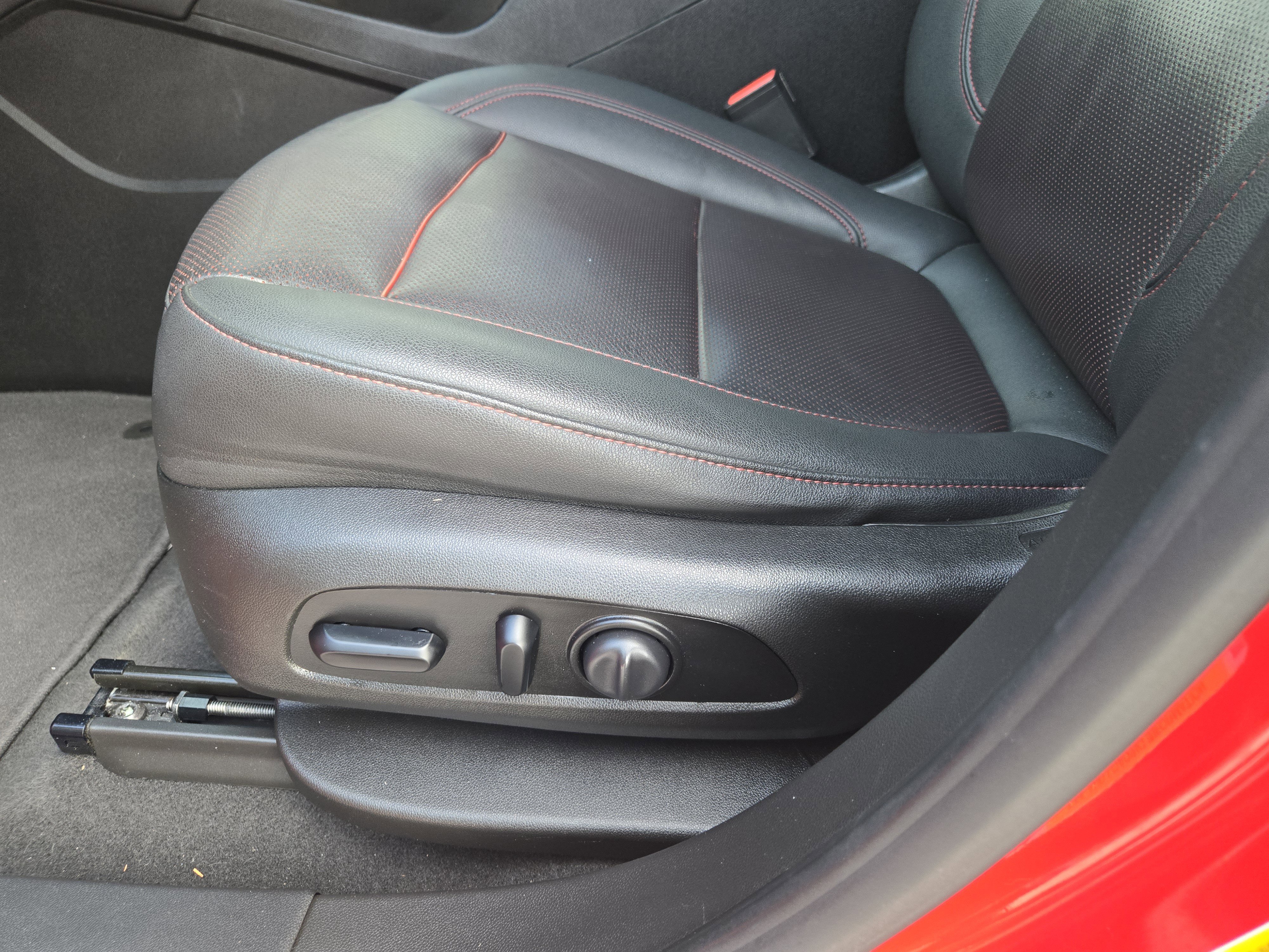 Used 2021 Chevrolet Blazer RS w/ Enhanced Convenience Package image 27