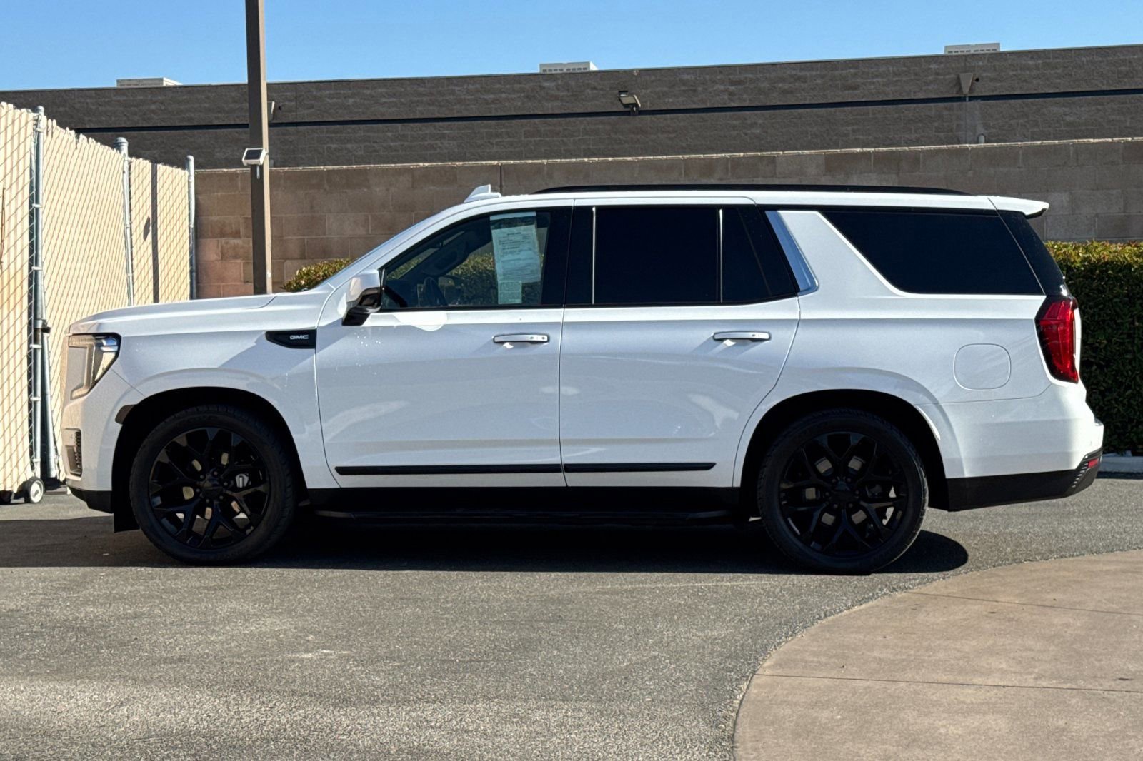 Used 2021 GMC Yukon SLT w/ Rear Media and Nav Package RWD image 7