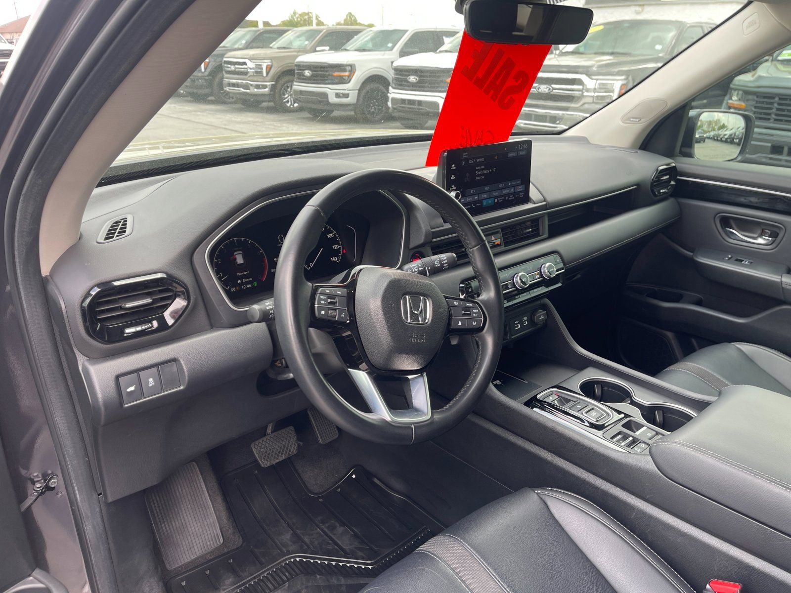 Used 2025 Honda Pilot Touring image 11