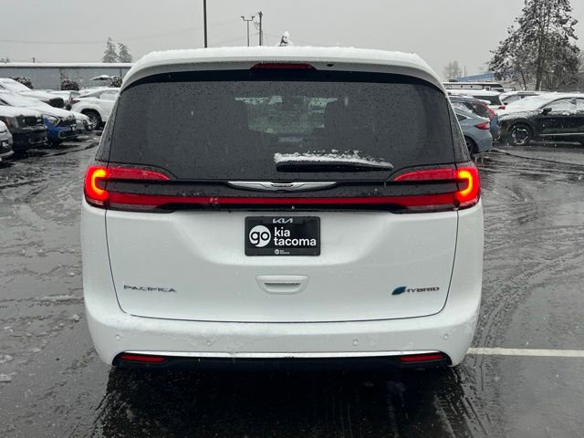 Used 2024 Chrysler Pacifica Select image 8