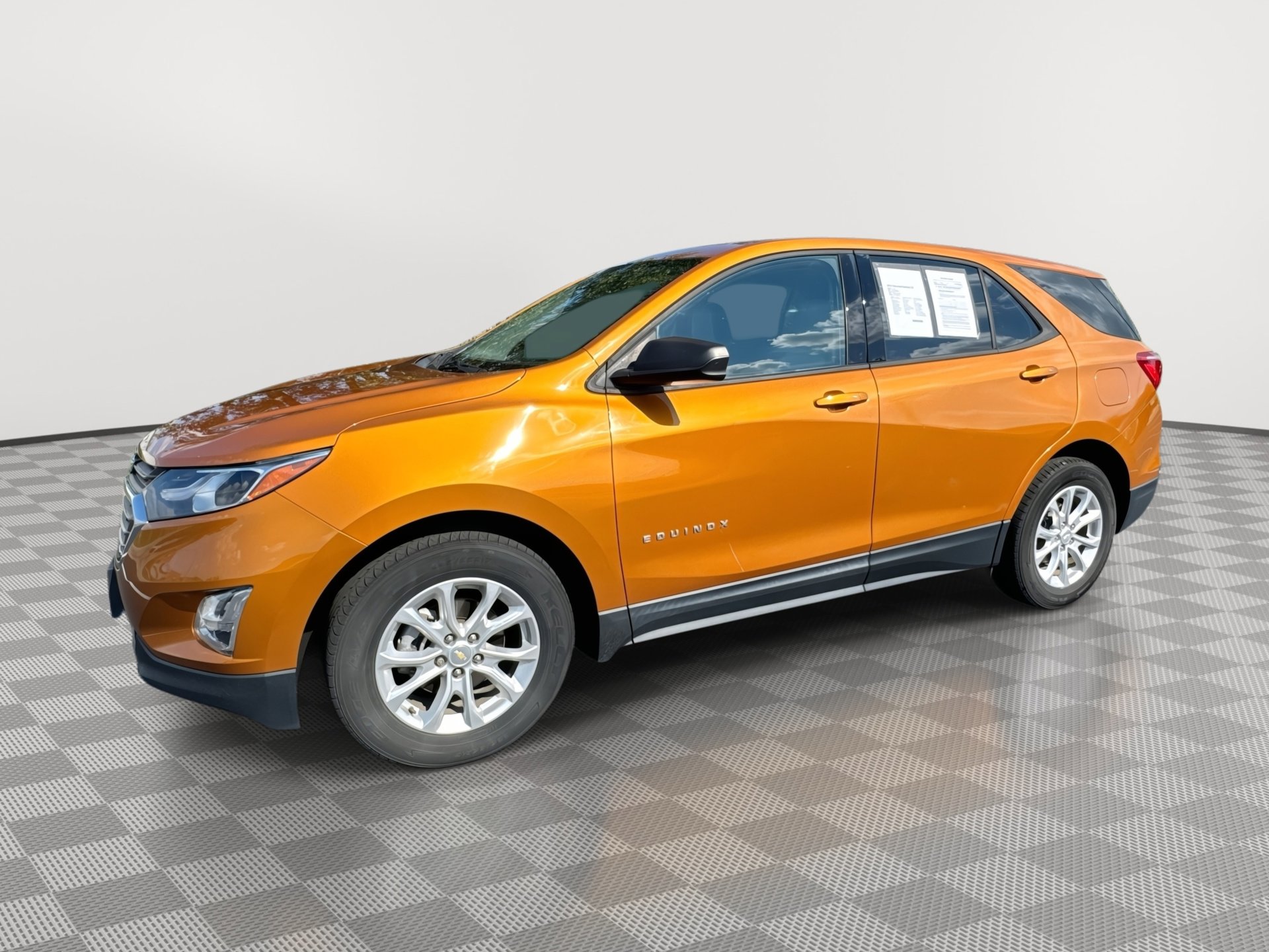 Used 2018 Chevrolet Equinox LS image 1