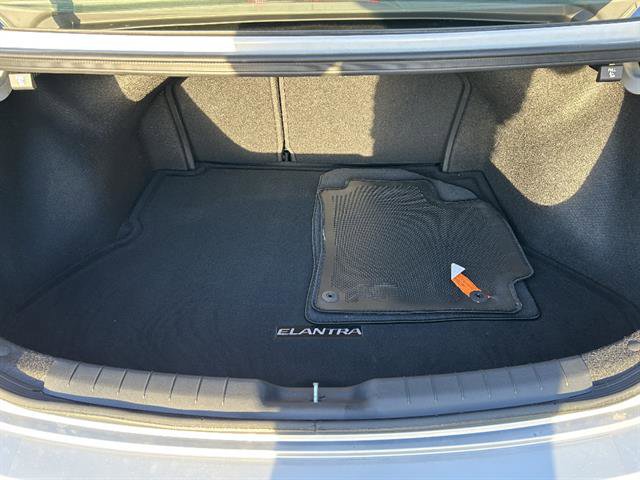 Used 2020 Hyundai Elantra SE image 26