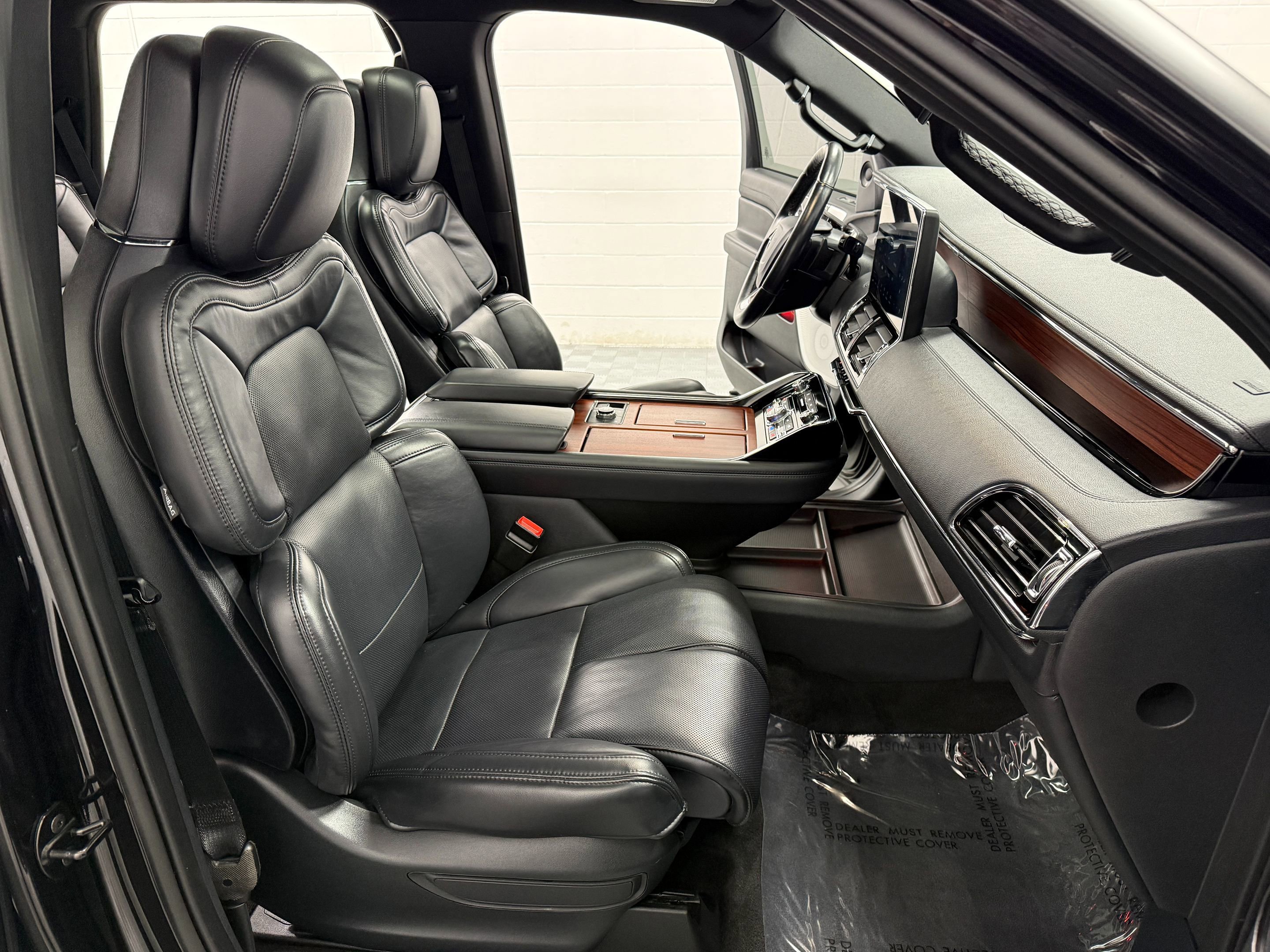 Used 2024 Lincoln Navigator Reserve w/ Equipment Group 201A AWD/4WD image 19