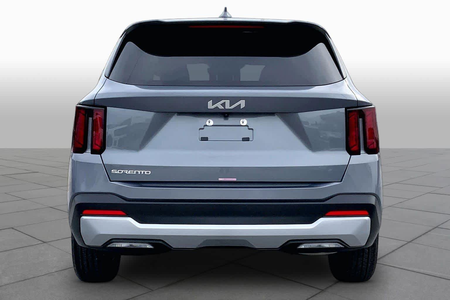 Used 2025 Kia Sorento LX FWD image 5
