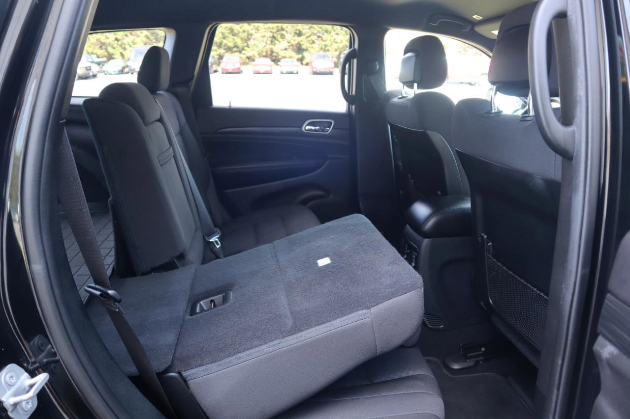 Used 2019 Jeep Grand Cherokee Laredo w/ 18" Wheel & 8.4" Radio Group image 48