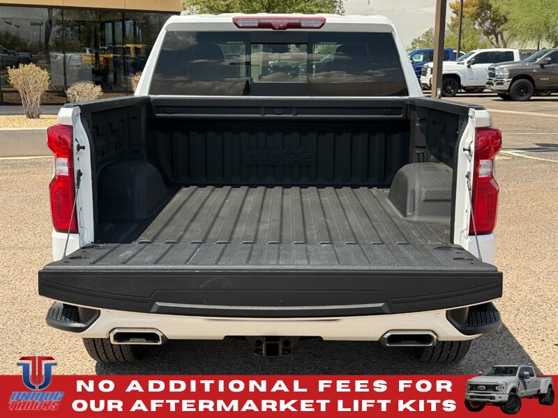 Used 2022 Chevrolet Silverado 1500 High Country w/ Technology Package RWD image 8