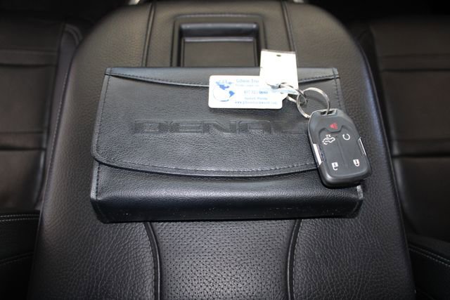 Used 2022 GMC Sierra 2500 Denali w/ Denali Ultimate Package image 32