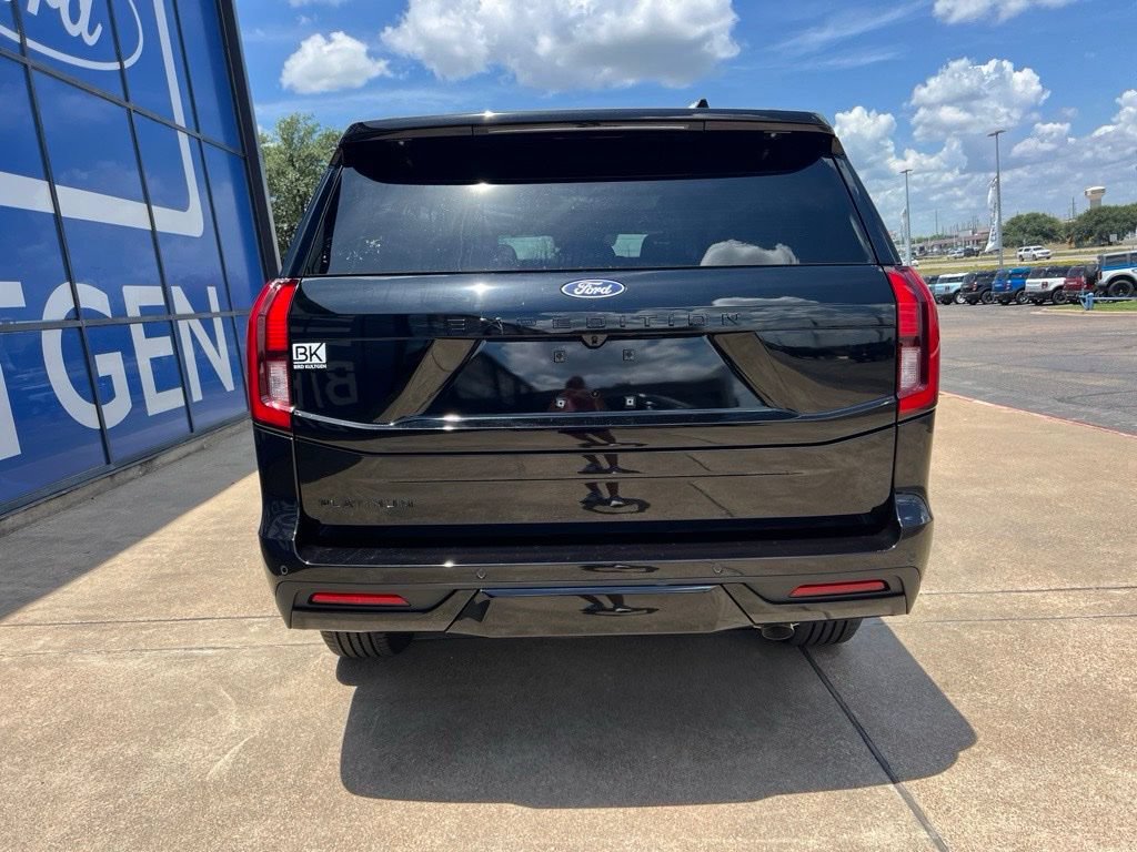 New 2027 Ford Expedition Platinum w/ Stealth Appearance Package RWD image 6