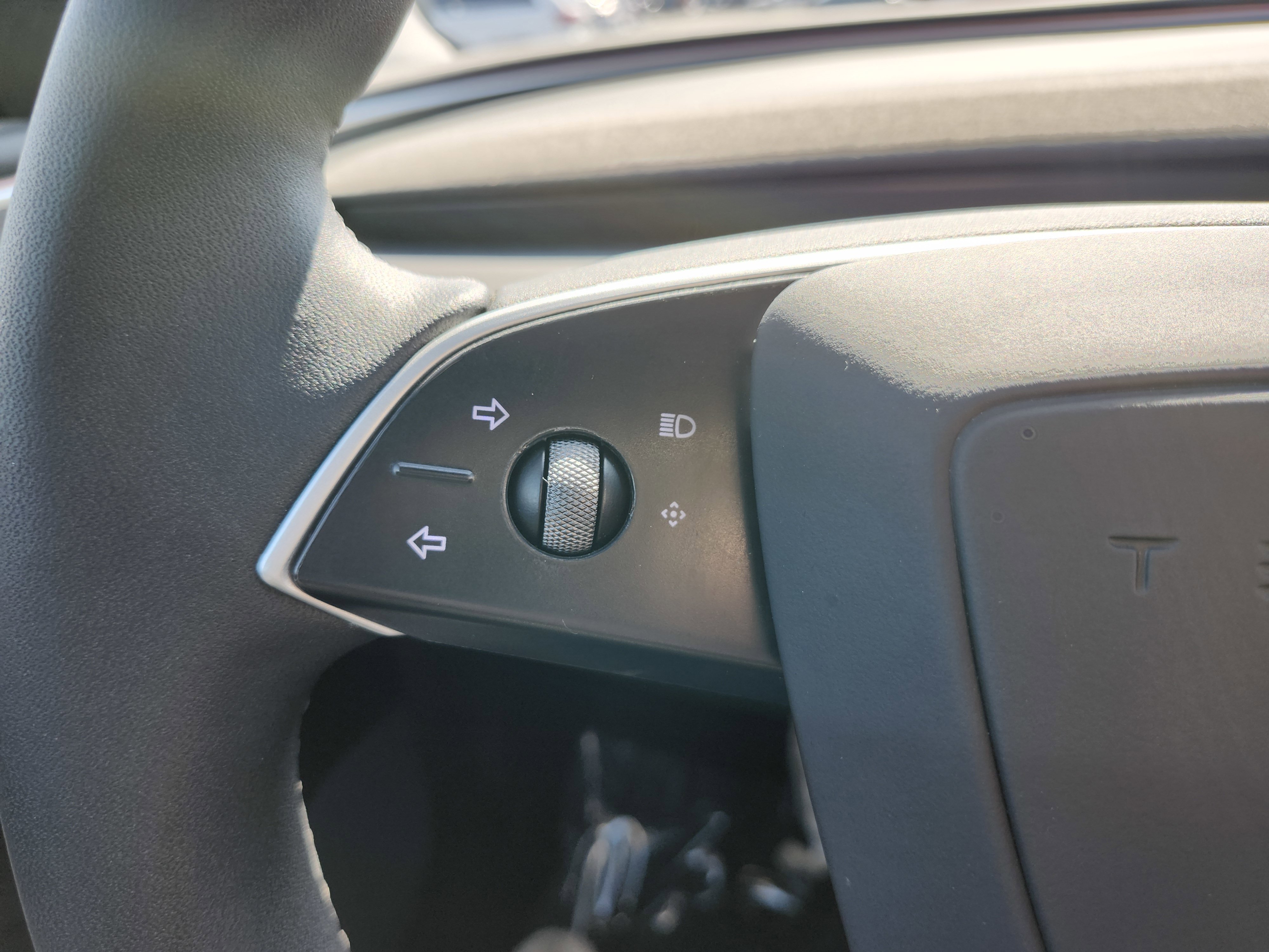 Used 2024 Tesla Model 3 Standard Range image 36