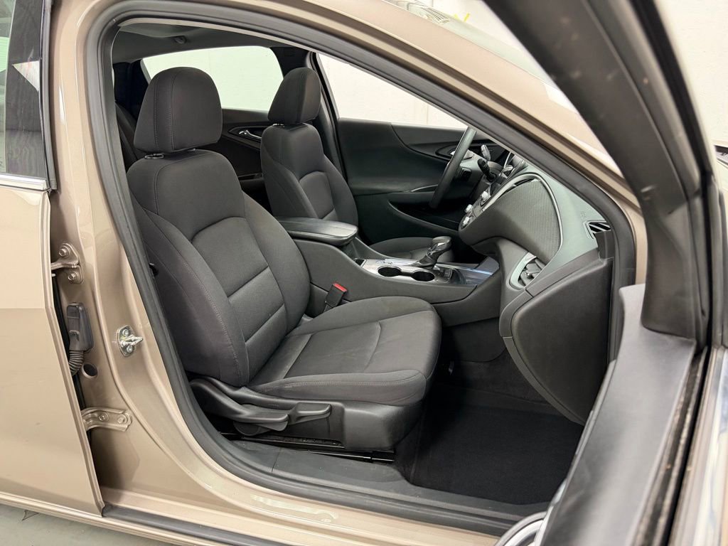 Used 2022 Chevrolet Malibu LT FWD image 10