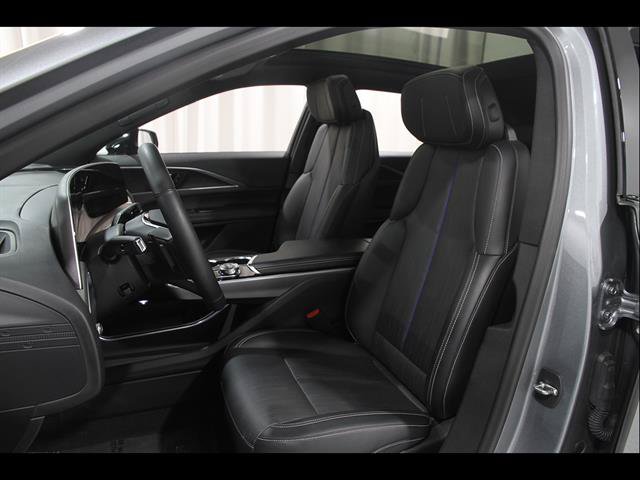 Certified 2024 Cadillac Lyriq Luxury AWD/4WD image 6