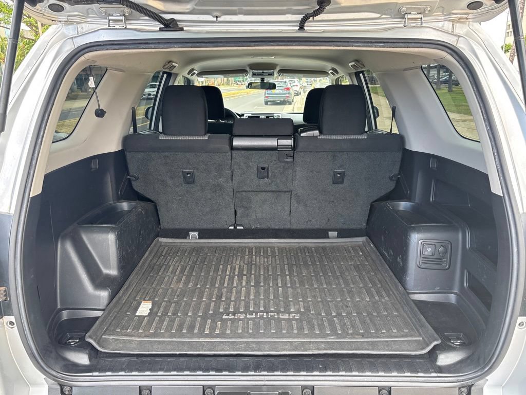 Used 2016 Toyota 4Runner SR5 RWD image 12