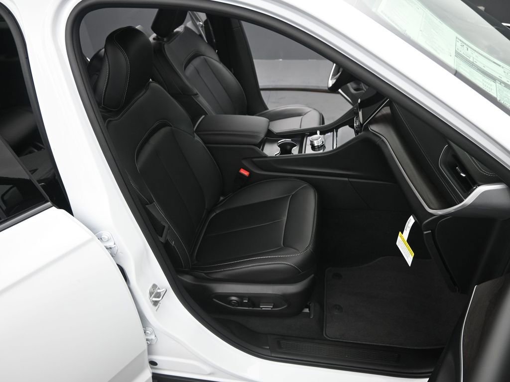 New 2025 Jeep Grand Cherokee L Limited image 21