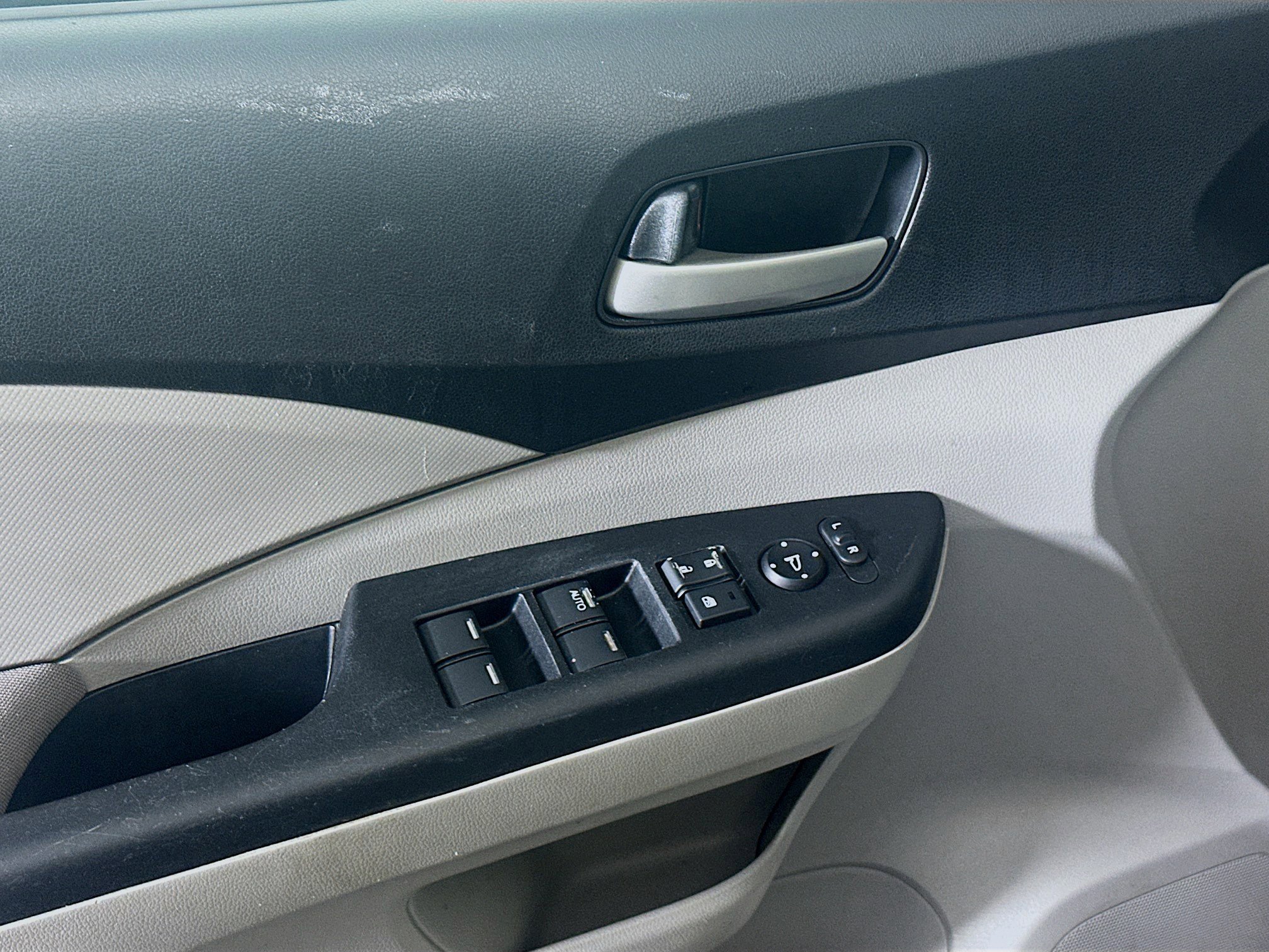 Used 2014 Honda CR-V LX image 15