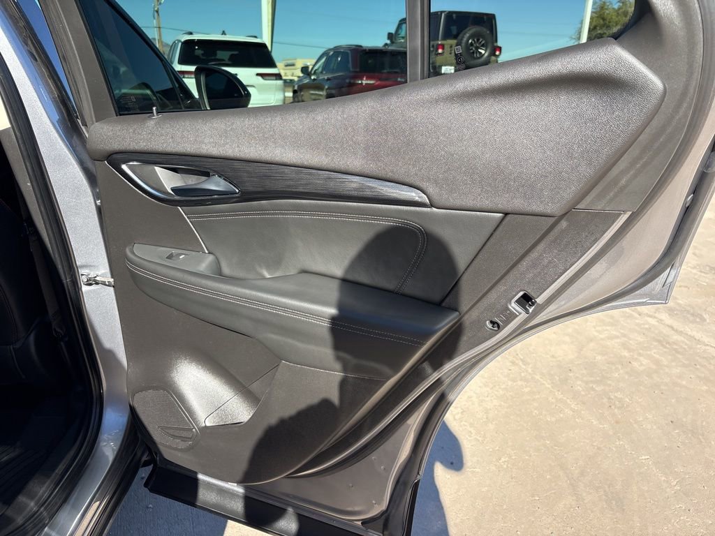 Used 2022 Buick Envision Essence w/ Technology Package I image 21