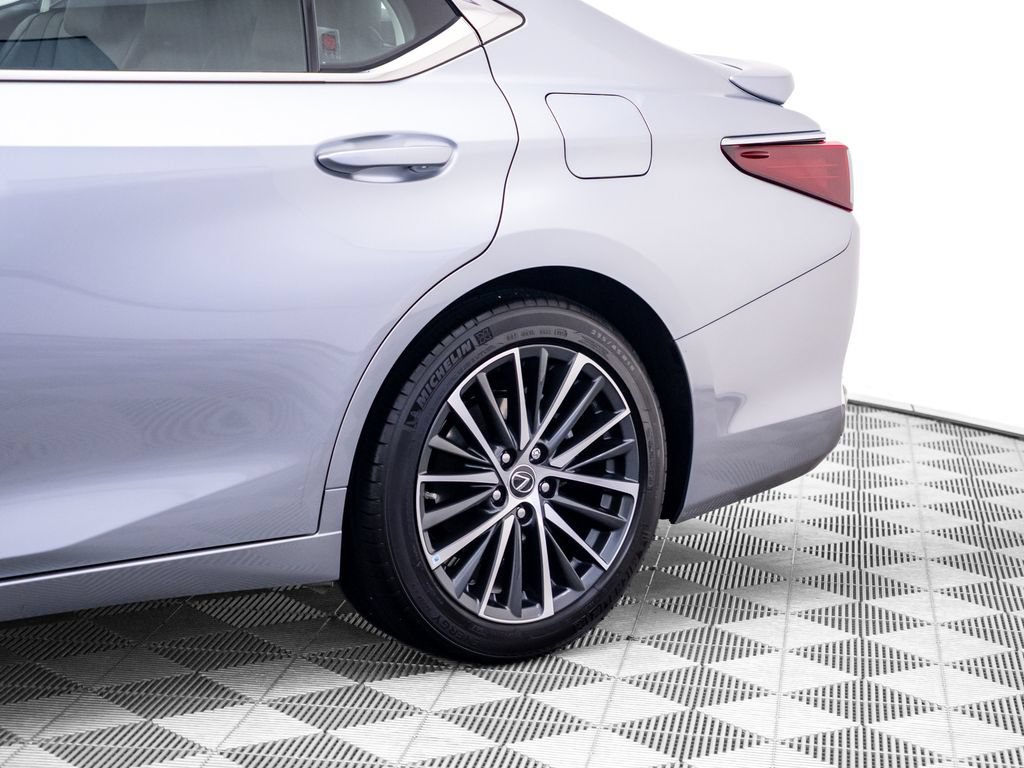 Used 2023 Lexus ES 300h w/ Premium Package FWD image 33