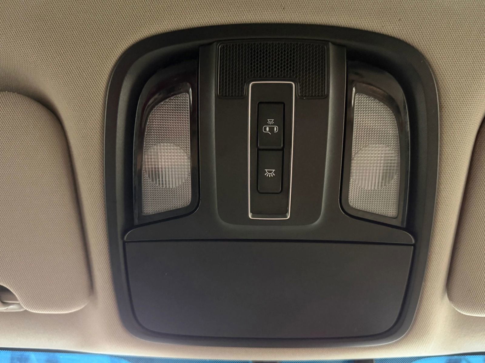 Used 2019 Kia Sorento LX w/ LX Convenience Package image 38