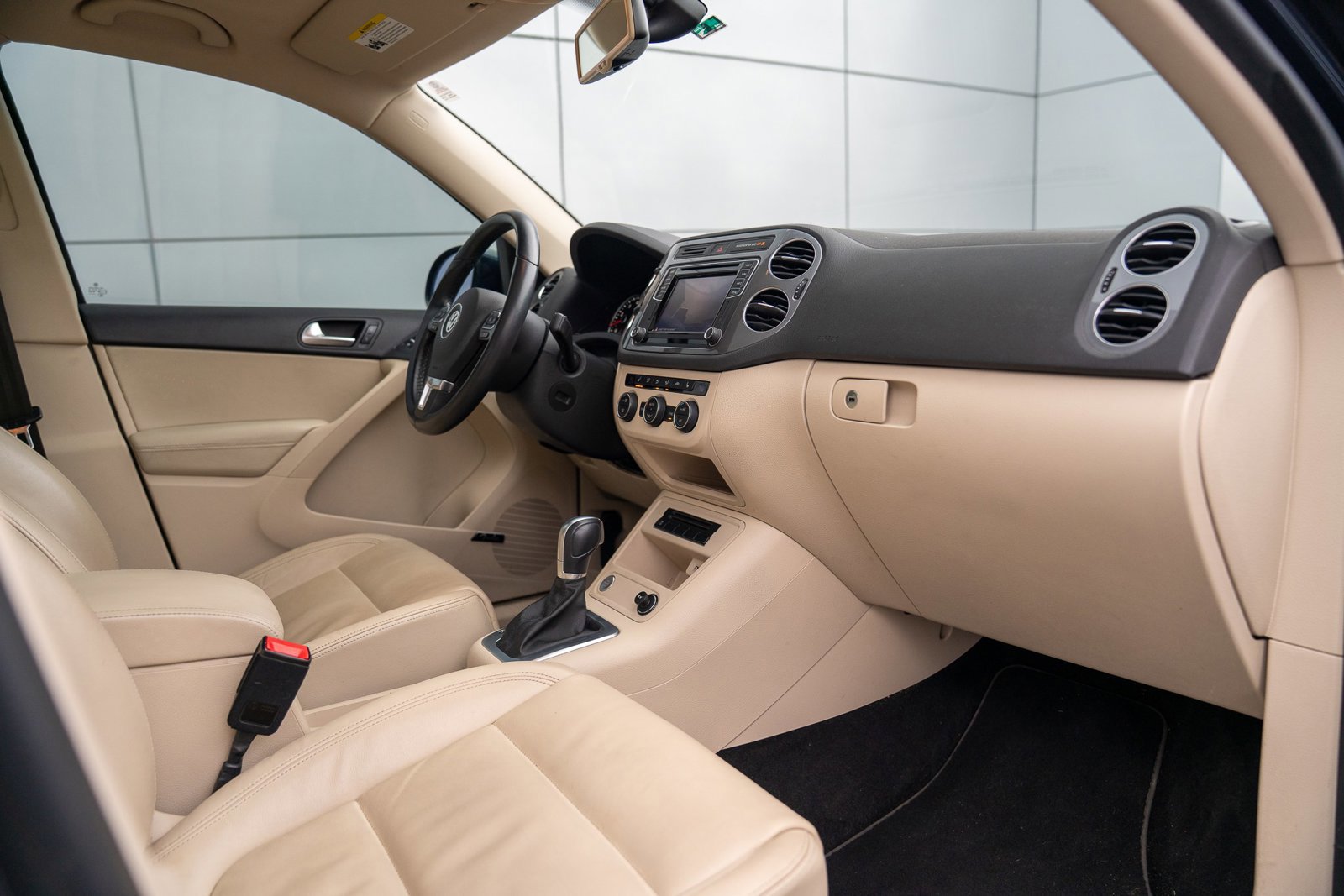 Used 2016 Volkswagen Tiguan SEL image 24