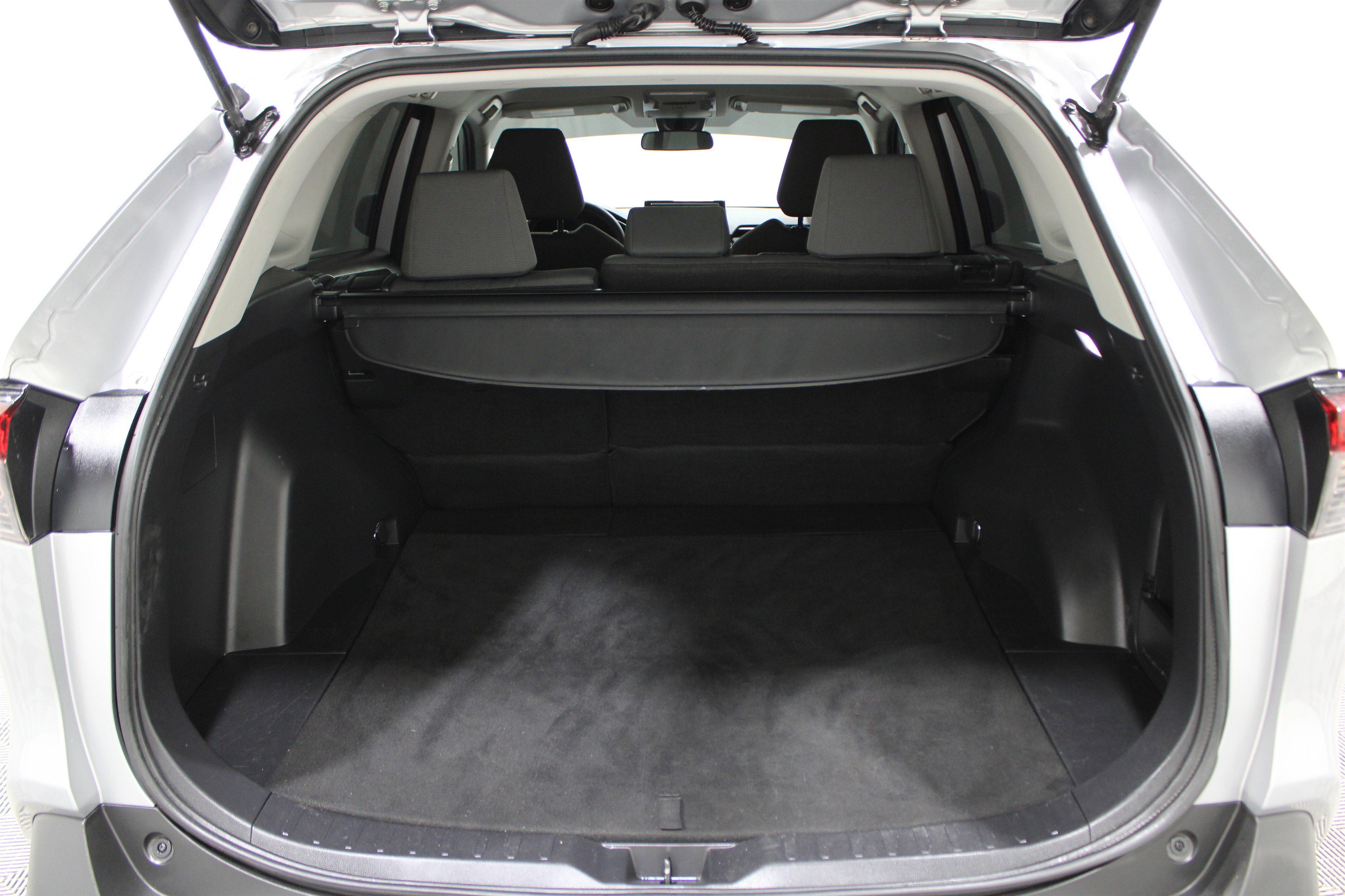 Used 2022 Toyota RAV4 XLE image 24