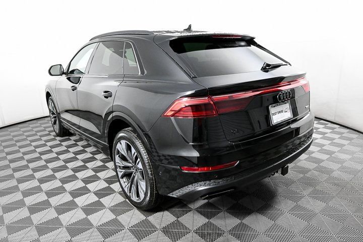 Used 2025 Audi Q8 Premium AWD/4WD image 30