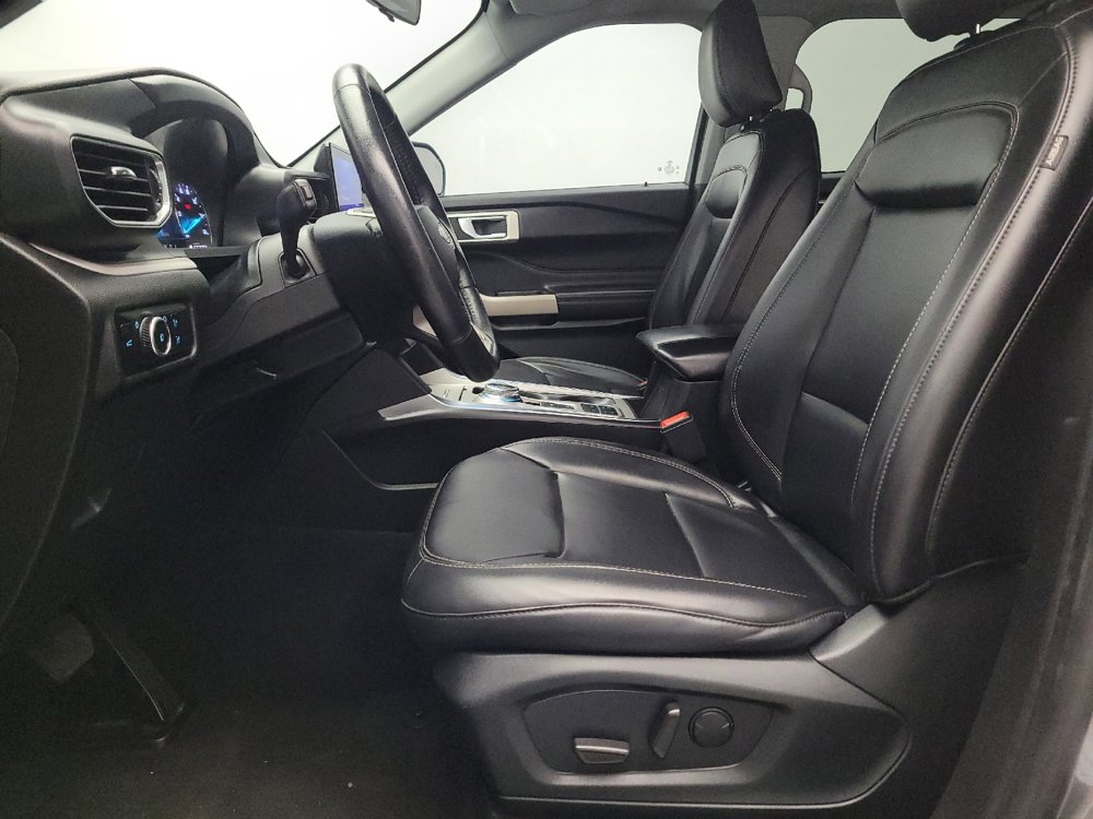 Used 2023 Ford Explorer XLT w/ Equipment Group 202A image 17