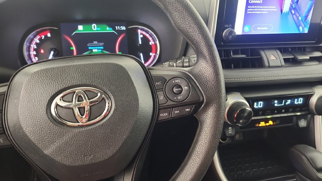Used 2024 Toyota RAV4 XLE FWD image 18
