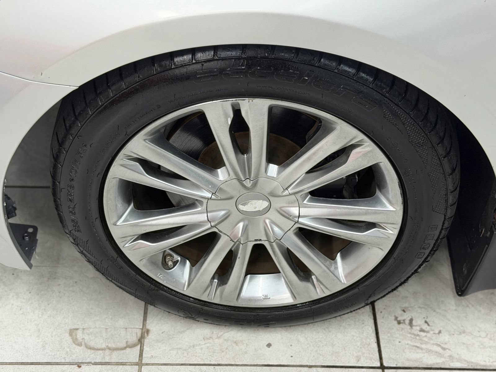 Used 2012 Hyundai Genesis 3.8 w/ Premium Pkg RWD image 36