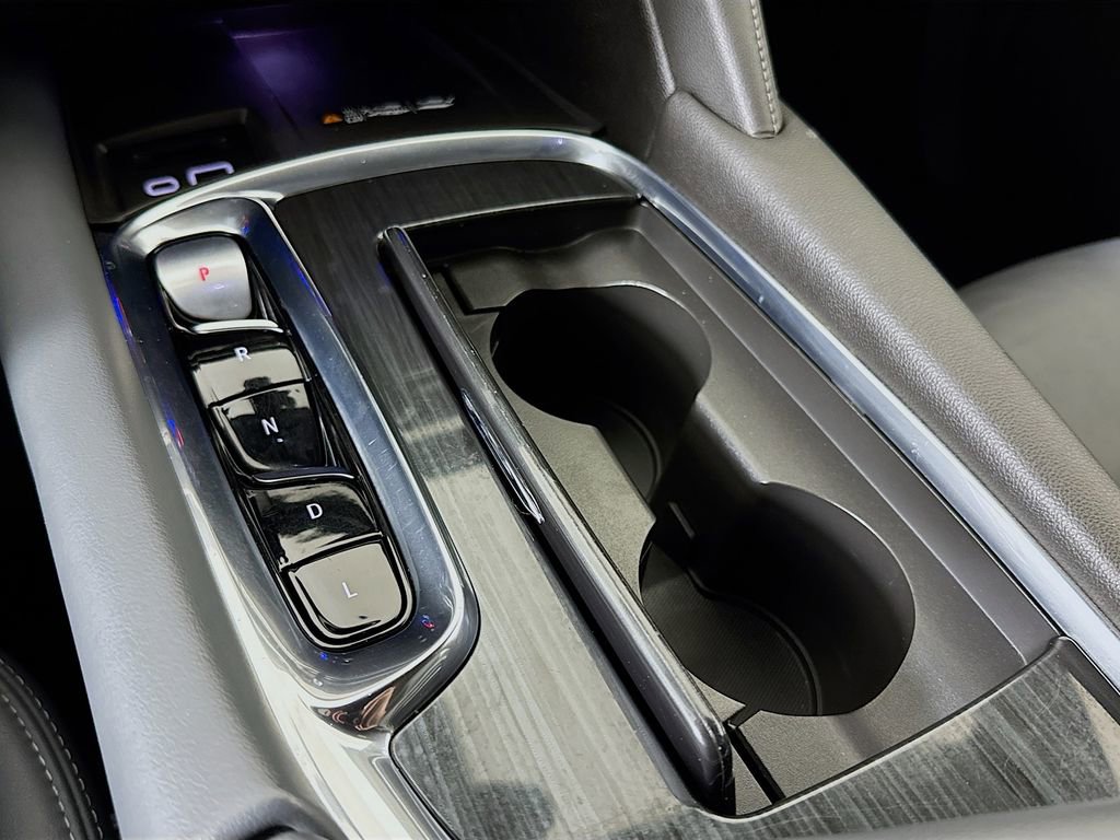 Used 2023 Buick Enclave Essence image 16