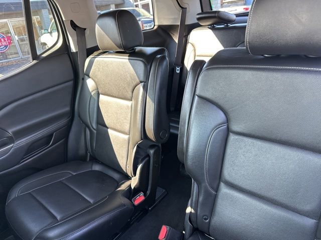 Used 2023 GMC Acadia SLT image 17