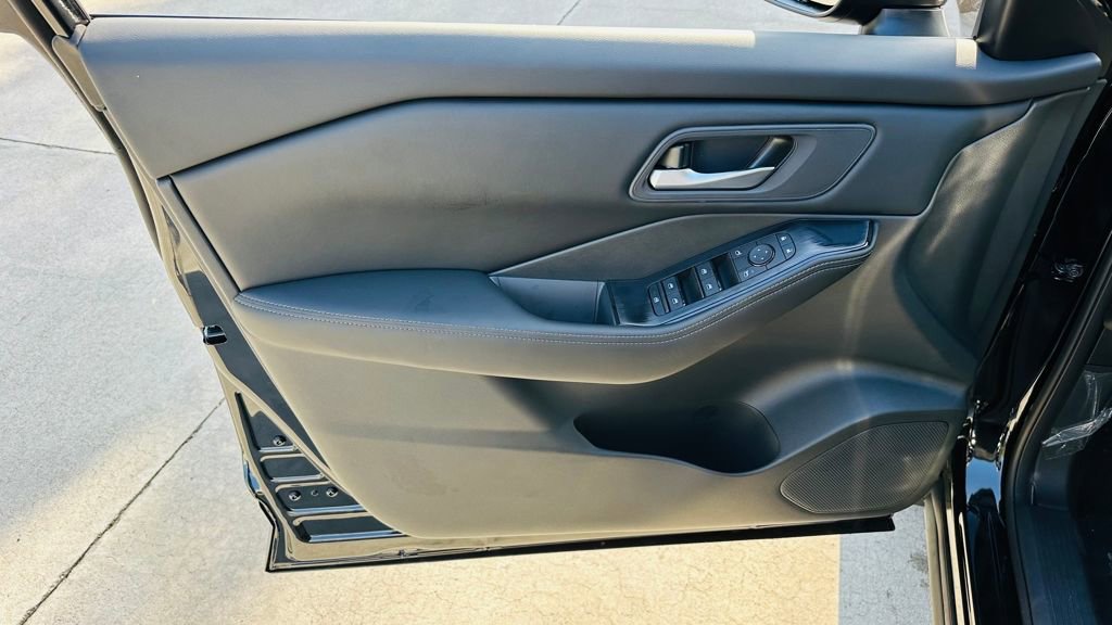 New 2026 Nissan Rogue SV image 15