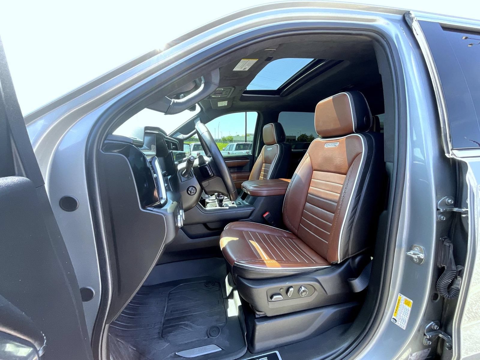 Certified 2024 GMC Sierra 1500 Denali Ultimate AWD/4WD image 12