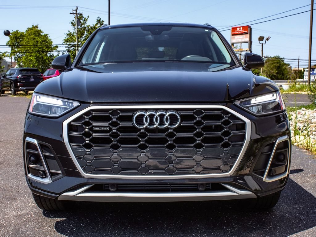 Used 2023 Audi Q5 2.0T Premium w/ Convenience Package AWD/4WD image 2
