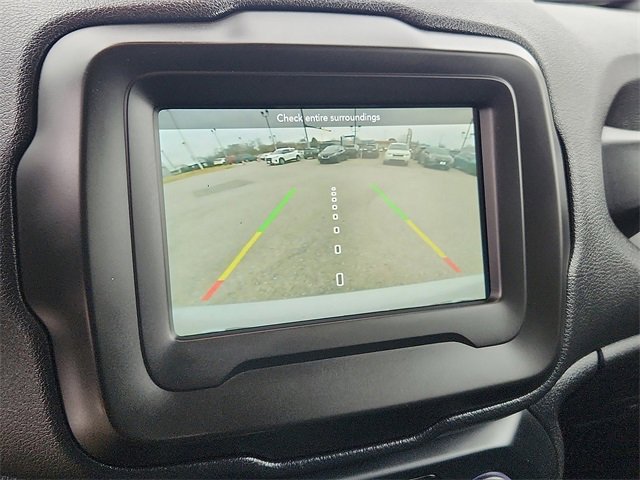 Used 2020 Jeep Renegade Latitude w/ Cold Weather Group image 11