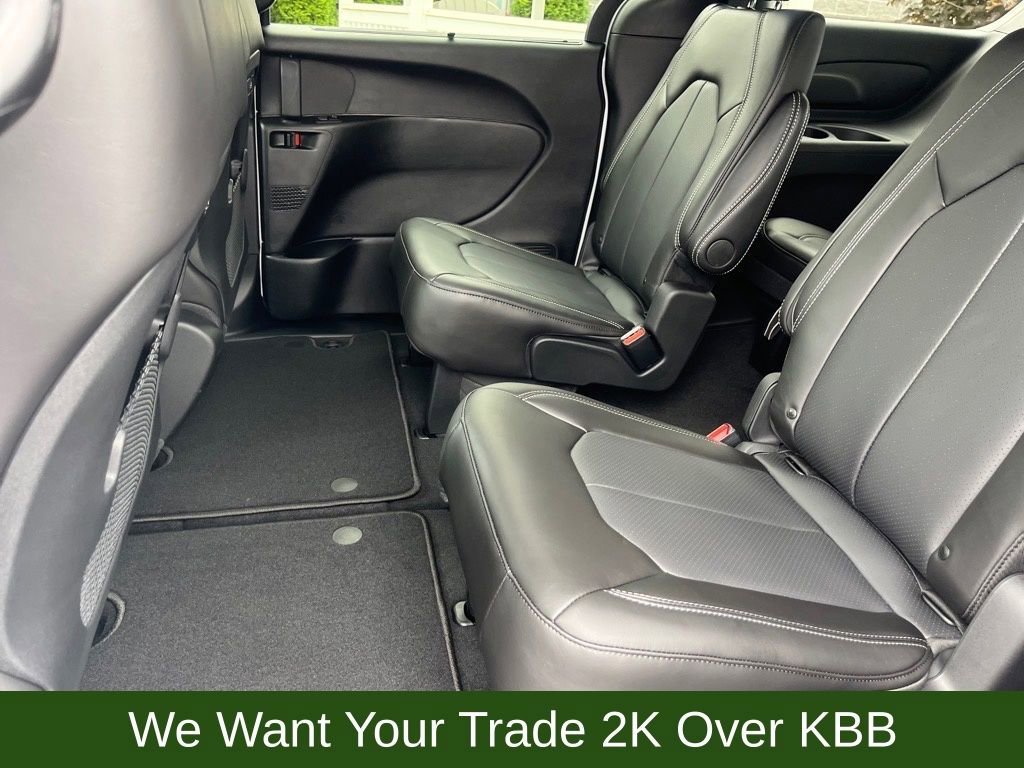 New 2026 Chrysler Pacifica Select w/ S Appearance Package image 9