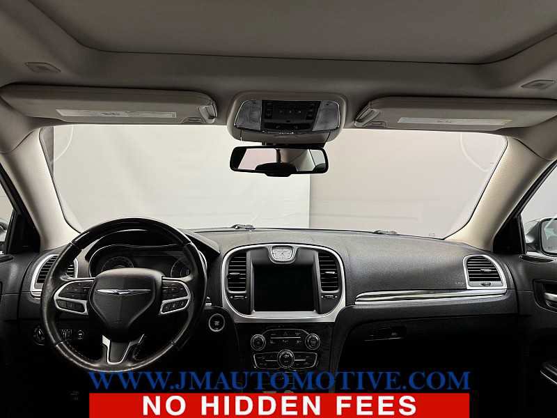 Used 2019 Chrysler 300 Limited w/ Safetytec Plus Group image 12