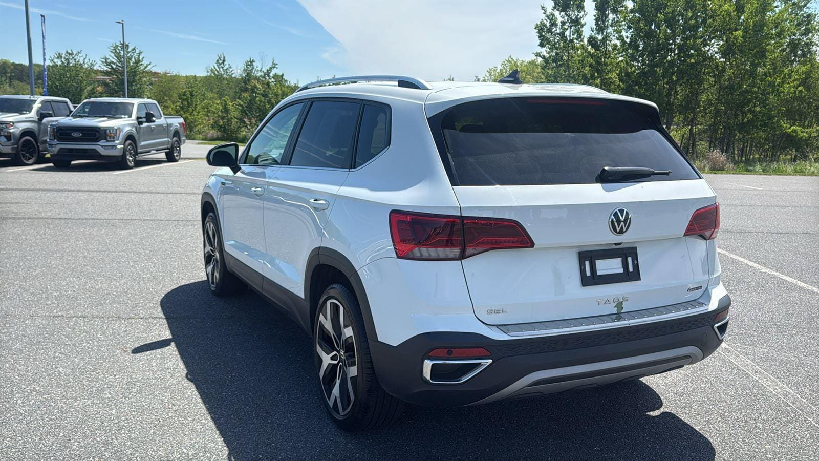 Used 2023 Volkswagen Taos SEL AWD/4WD image 8
